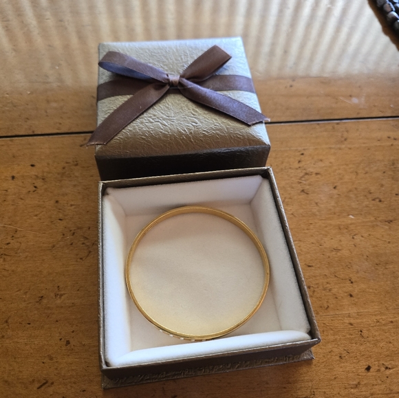 NEW Coach yellow gold plated black and white enamel bangle bracelet. - Picture 6 of 9